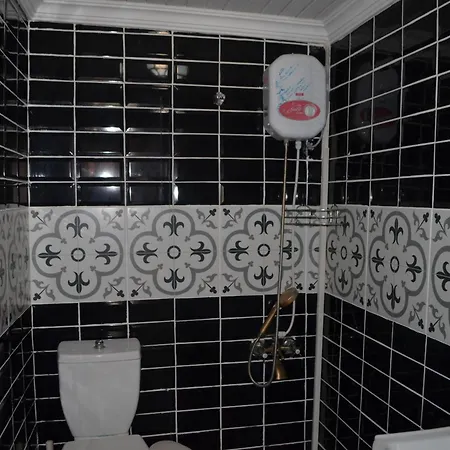 Nezis'in Konagi * Ayvalı