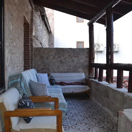 Nezis'in Konagi Ayvalı