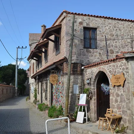 Hotel Nezis'in Konagi