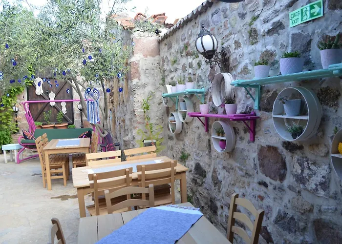 Otel Neziş'in Konağı *