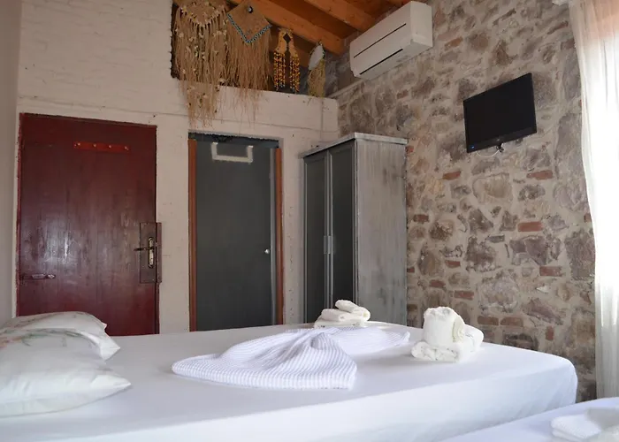 Neziş'in Konağı Ayvalı